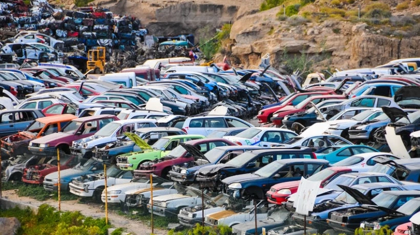 How Cars Wreckers Brisbane Help When You Sell Your Car for Cash