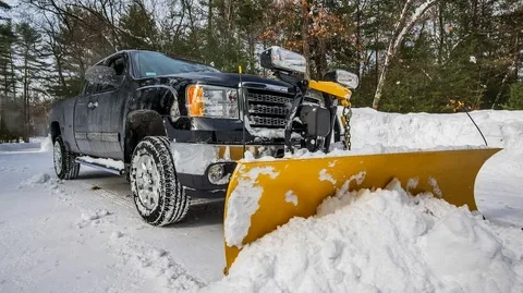 How To Choose The Best Snow Plow For Your Chicago Property This Winter