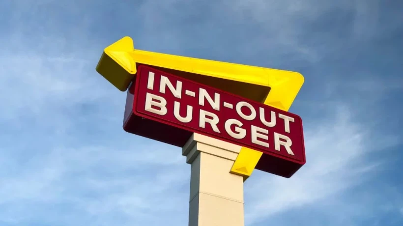Pylon Signs in Pensacola: Why Pole Signs for Business Are a Smart Investment