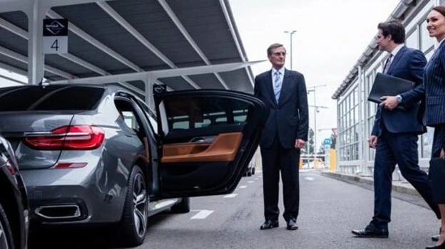 The Premier Guide to Luxury Ground Transportation in the Windy City