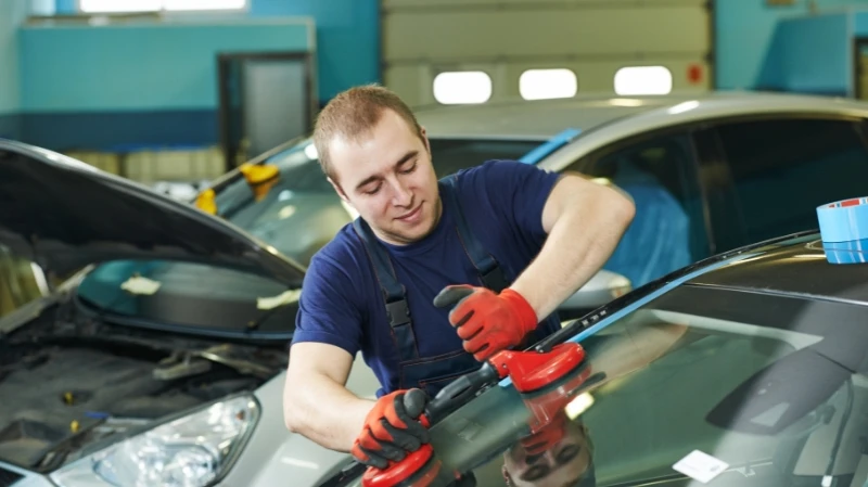 When Should You Get Windshield Repair in Calgary Immediately?