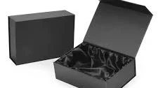 Personalized Custom Luxury Apparel Boxes Folding Designs