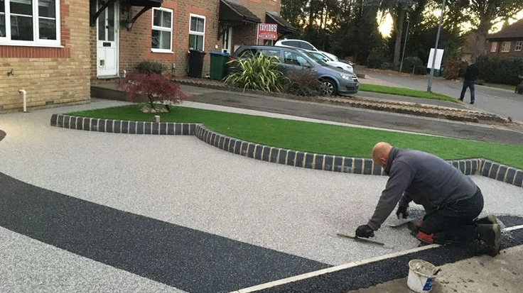 How Resin Driveways Help Manage Water and Drainage Issues