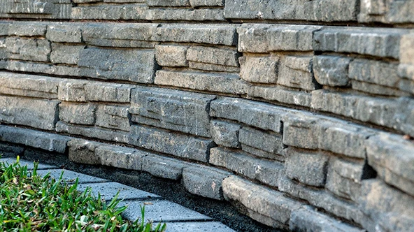 A Comprehensive Guide to Retaining Walls Flagstone