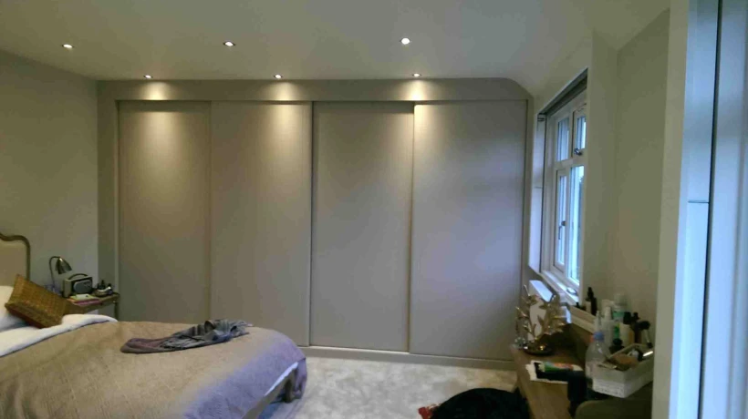 The timeless appeal of choosing oak sliding wardrobe doors for a rustic look