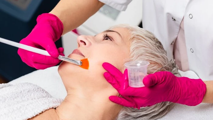 How Does Inno Peel Improve Skin Smoothness and Clarity?