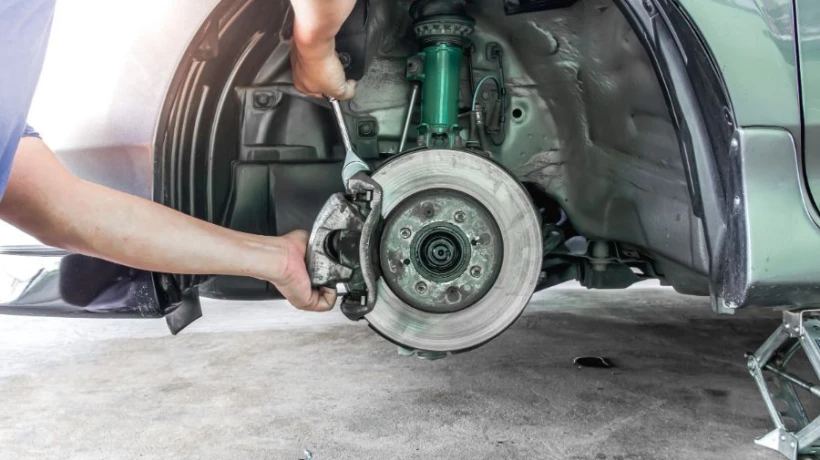 7 Warning Signs Your Car Needs Brake Replacement Service Immediately