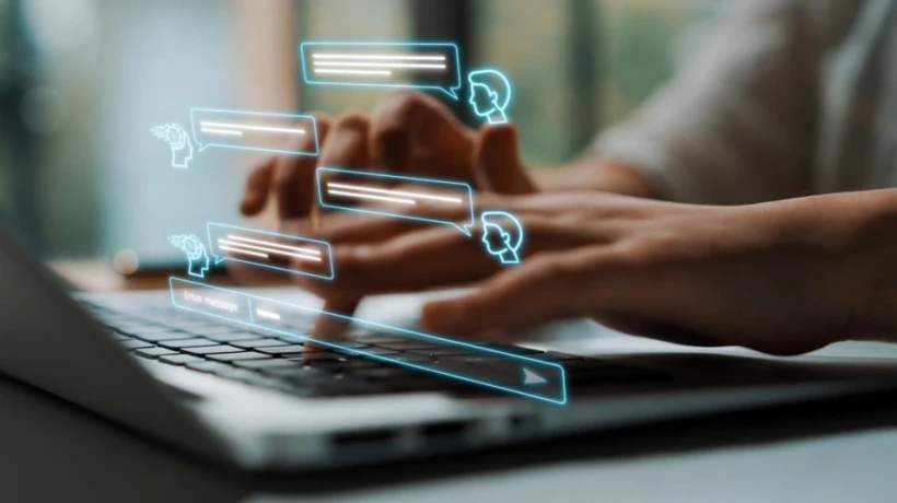 Human Chat Answering Service vs AI Chatbots for Your Business