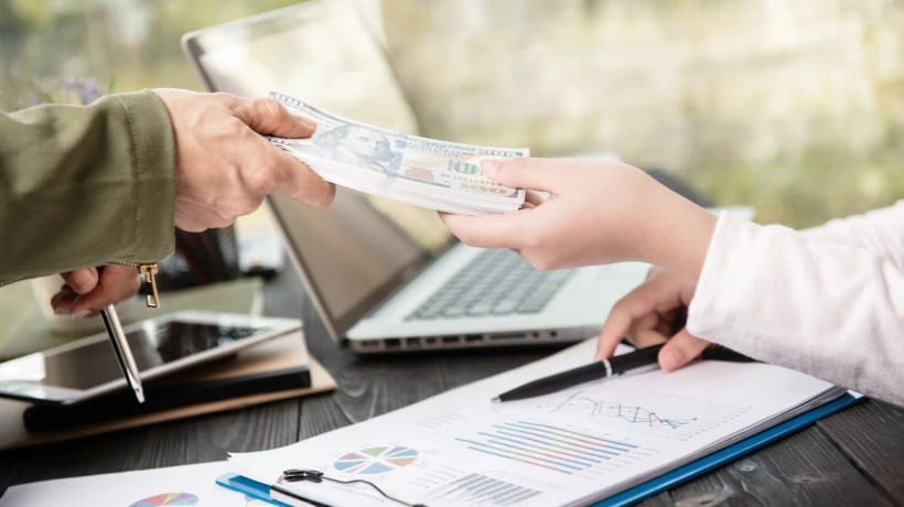Licensed Money Lenders Singapore: Pros and Cons