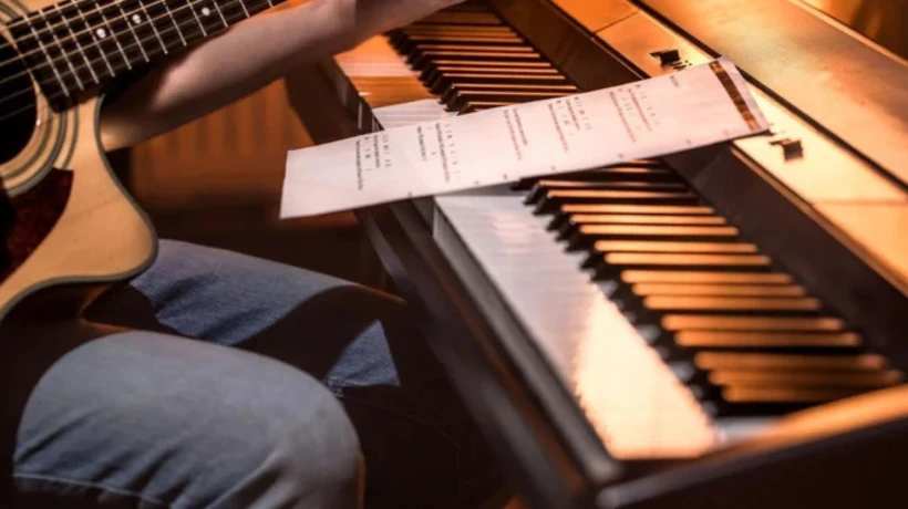What Styles and Techniques Define the Work of Modern Era Composers?