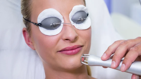 Can Fractional CO2 Laser Treatment Tighten Aging Skin?