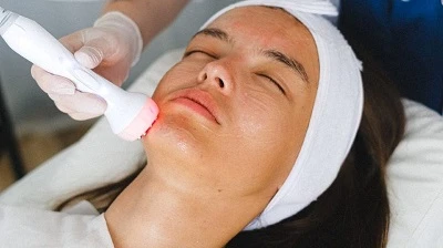علاج هايدرافيشال للحصول على بشرة ذات ملمس أكثر نقاءً