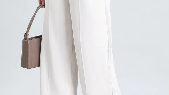Are White Pants for Women Suitable for Office and Professional Outfits?