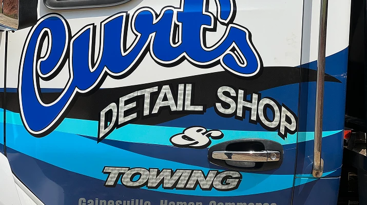 Heavy Duty Towing: What to Do When a Commercial Vehicle Breaks Down