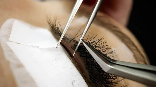 Eyelash Hair Transplant in Dubai and the Importance of Aftercare Instructions