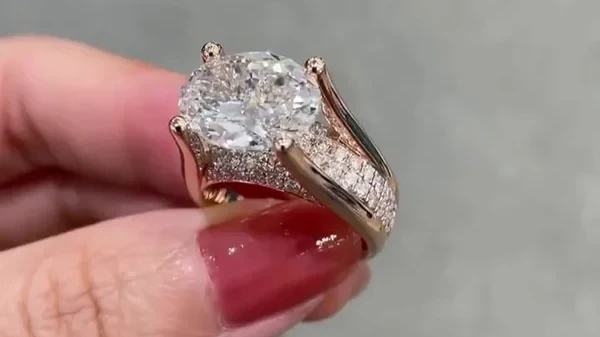 How to Find Stylish Engagement Rings Under $2000
